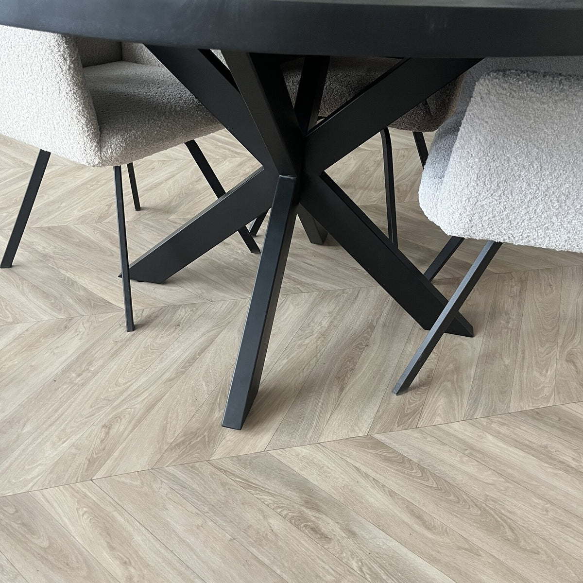 Eettafel Preto rond zwart Mangohout 110/120/130 cm