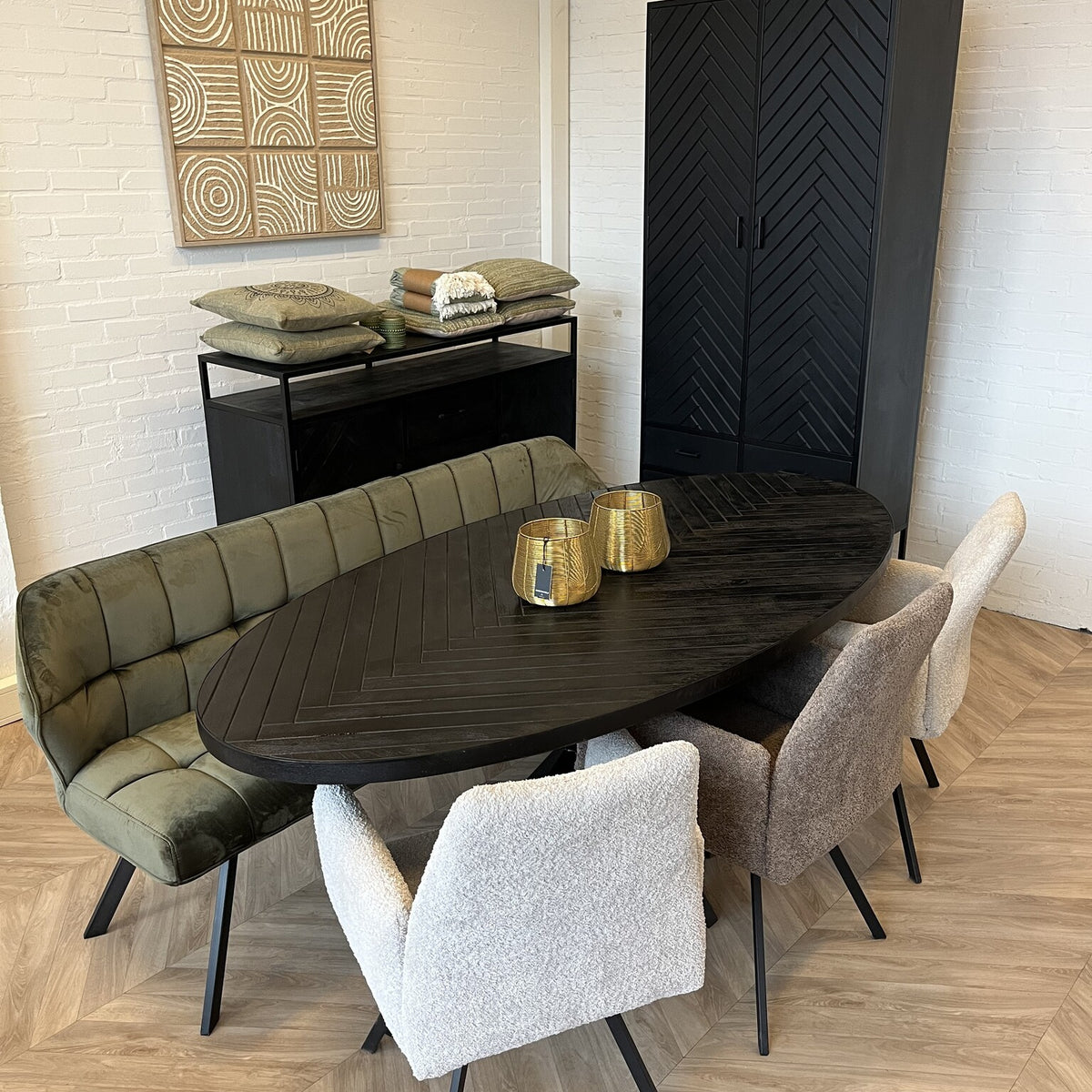 Ovale eettafel visgraat zwart 210cm