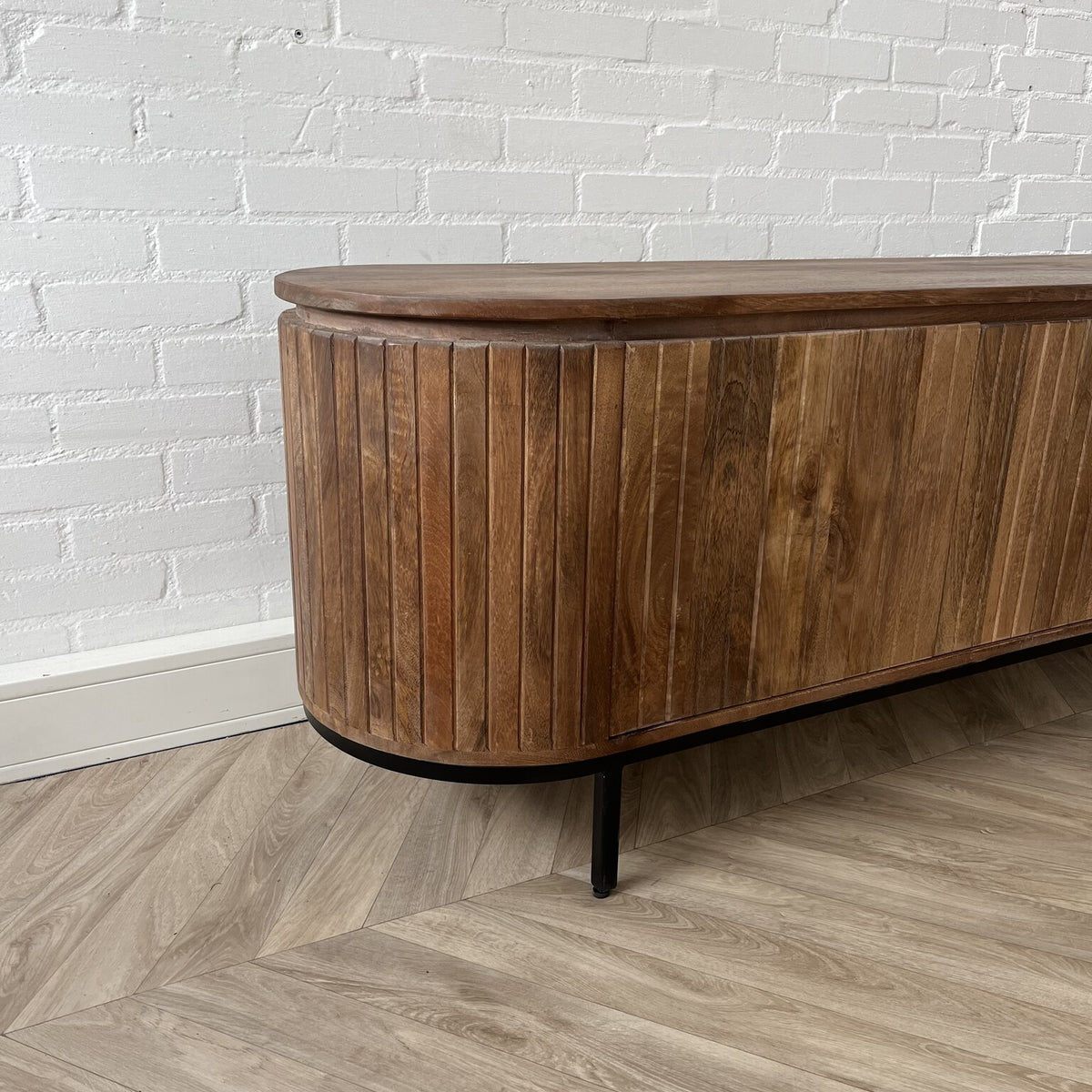 TV Meubel Pedrera 210 cm mangohout ribbel 