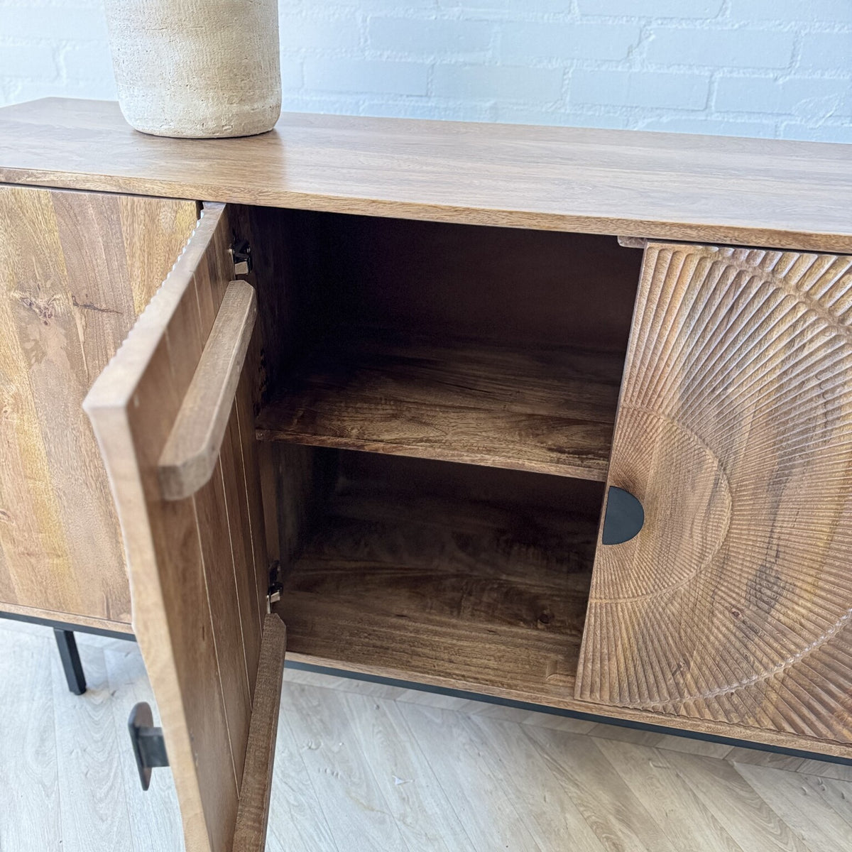 Dressoir Altea carved - zwart of bruin  mangohout 180 cm