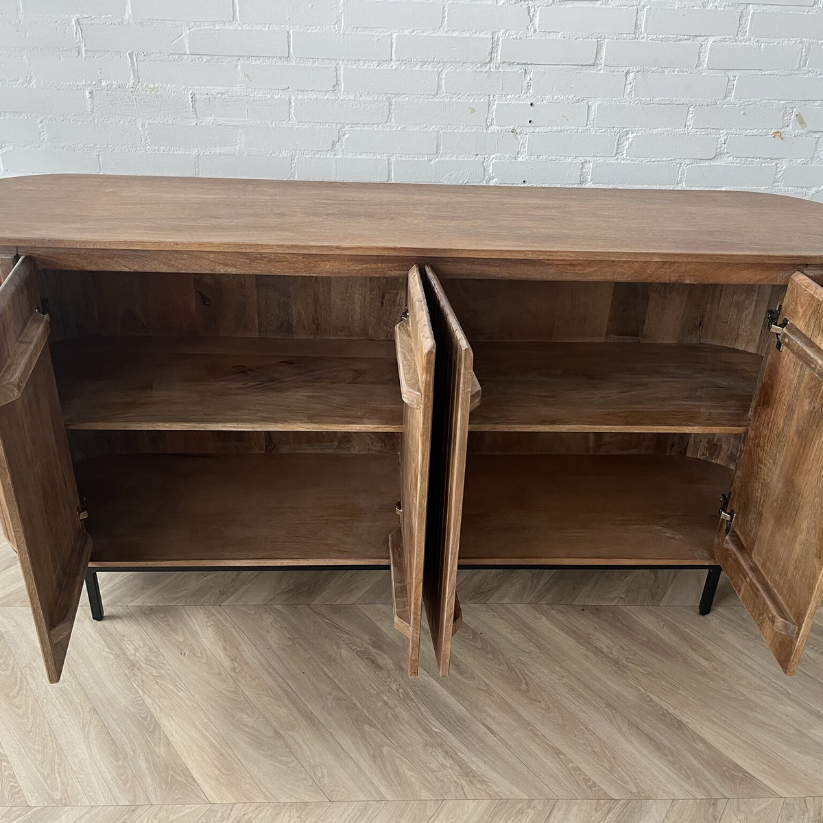 Dressoir Pedrera retro 150 en 180 cm mangohout 
