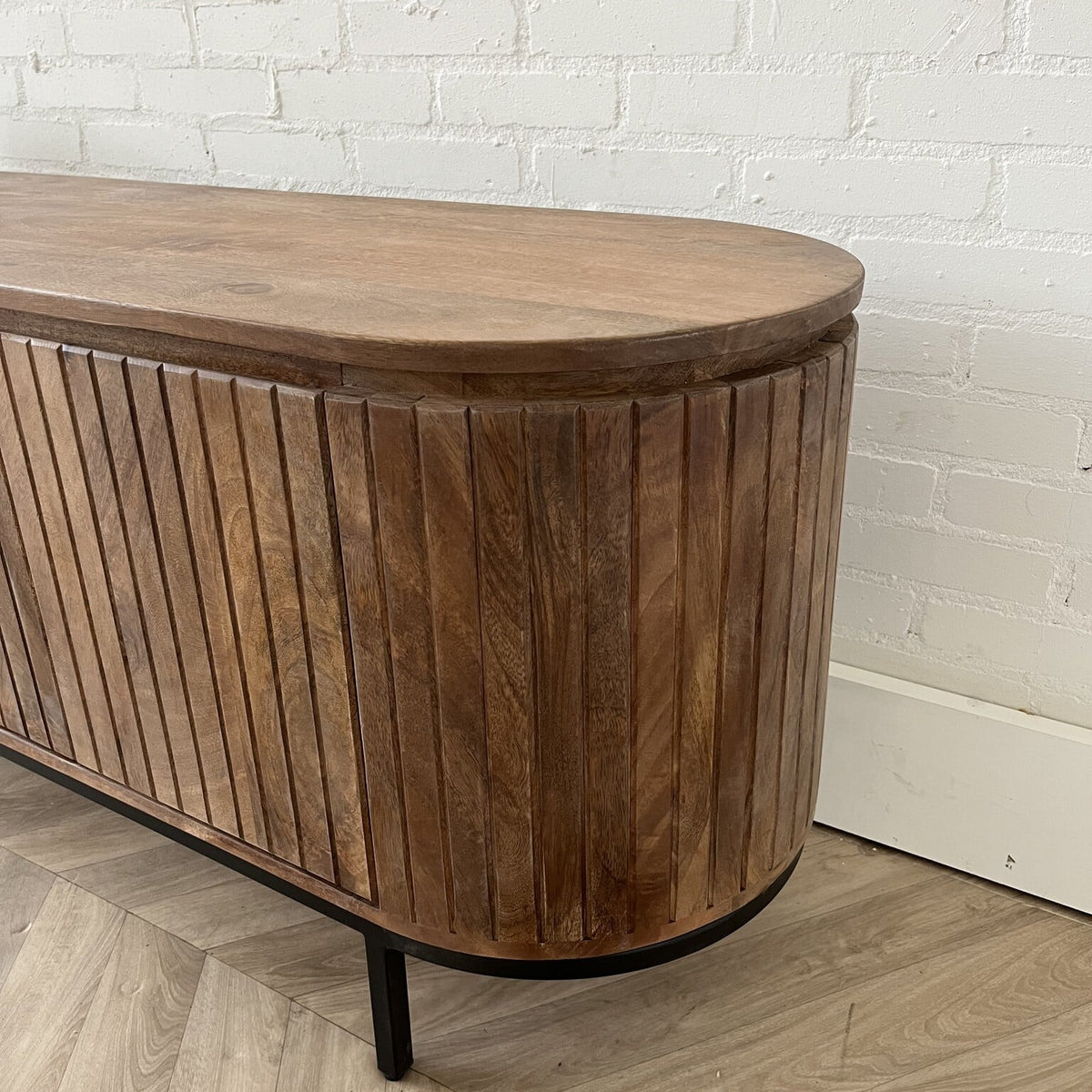 TV Meubel Pedrera mangohout ribbel 210 cm - open vak 
