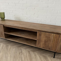 TV Meubel Pedrera mangohout ribbel 210 cm - open vak 
