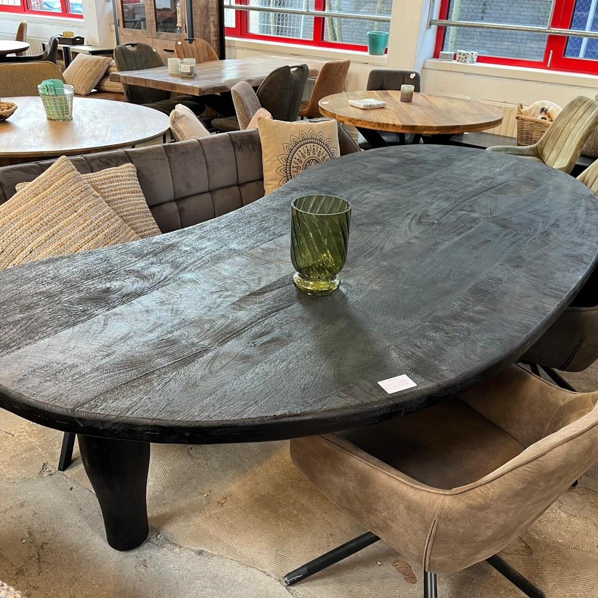 Eettafel zwart organisch 240cm