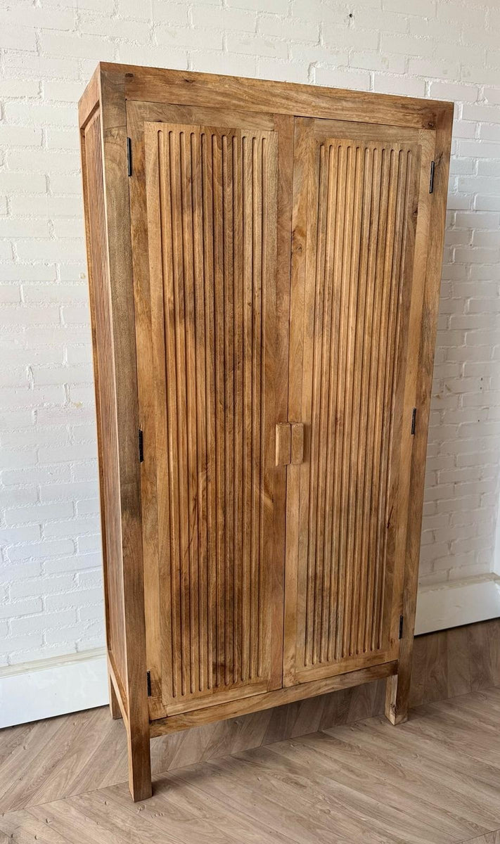 Dichte kast massief mangohout ribbel 