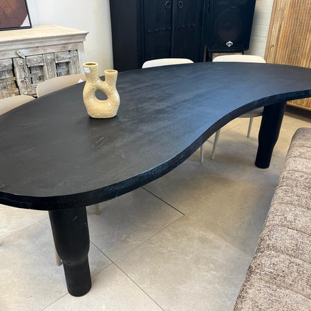 Eettafel zwart organisch 240cm